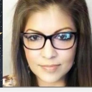 Meet your Posher, Candelaria